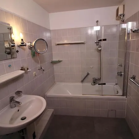 Appartement Parkside No 8 *