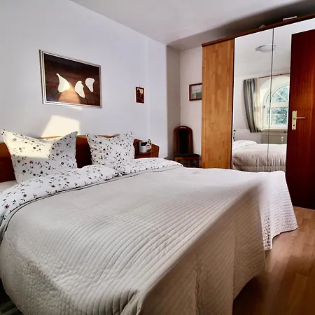 Apartment Parkside No 8 *